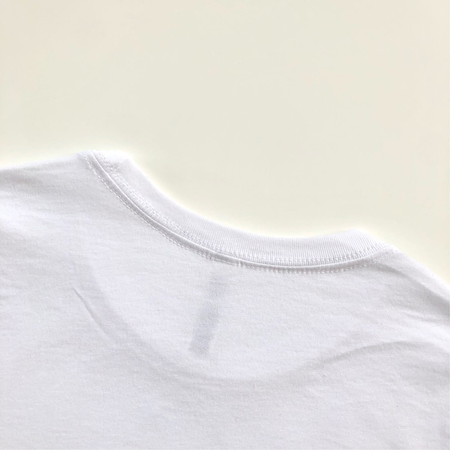 Classic Relaxed Premium Cotton White T-shirt Crewneck Back Seam