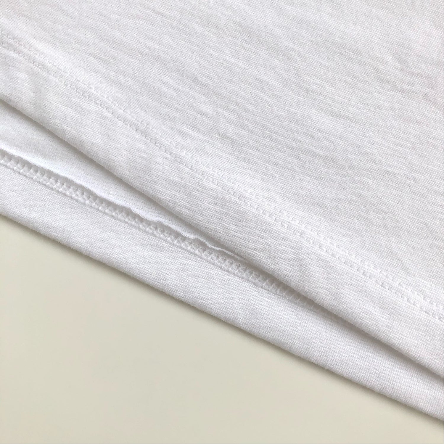 Classic Slim Long-Length Body Premium Cotton White T-shirt Bottom Hem 